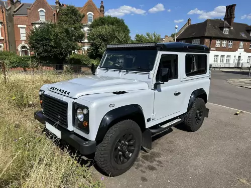 Land Rover 90 Defender Landmark